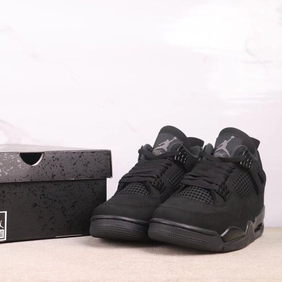 Discover the Iconic Air Jordan 4 - Picture 1 of 7